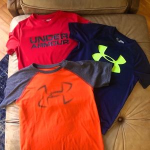 Boys Under Armour Bundle of 3 shirts youth small